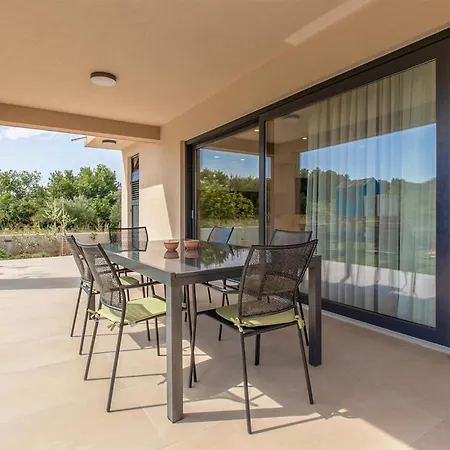 Gorgeous In With Kitchen Holiday home Sukosan